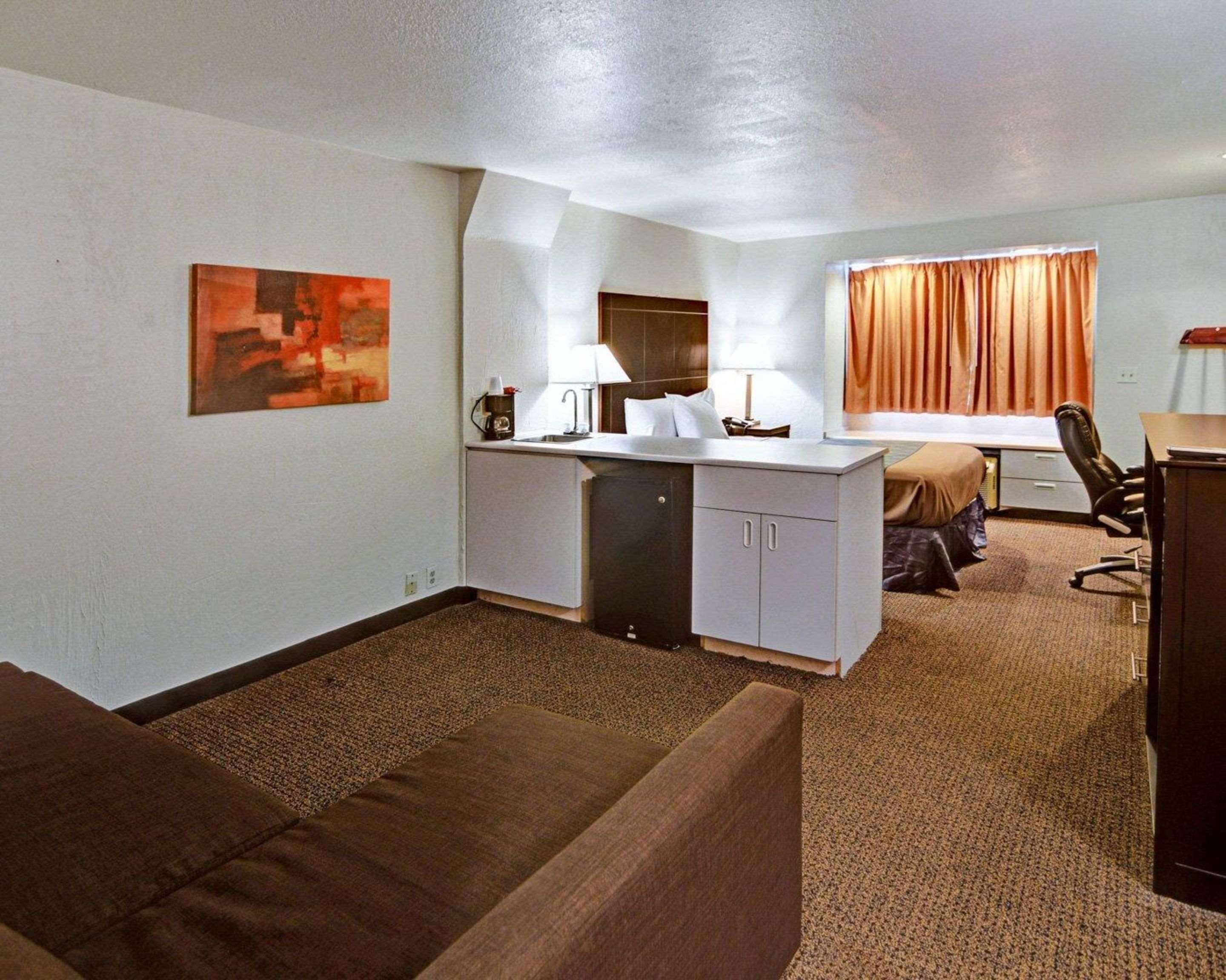Rodeway Inn & Suites Lewisville I-35 Ngoại thất bức ảnh